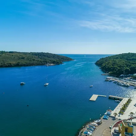 Tadijic * Πούλα